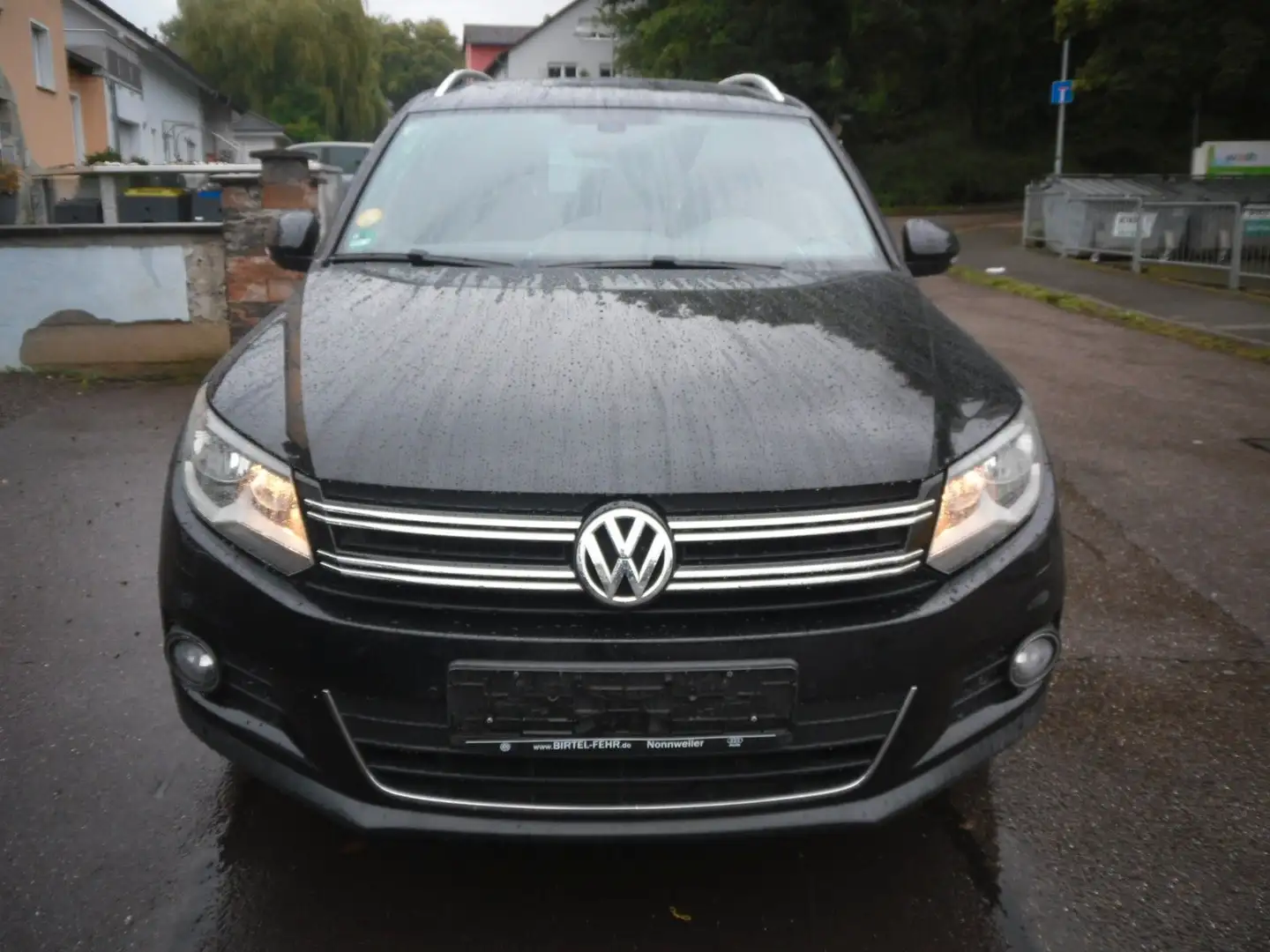 Volkswagen Tiguan Life TDI 110 PS Navi 96000Km RK 4 Motion Schwarz - 2