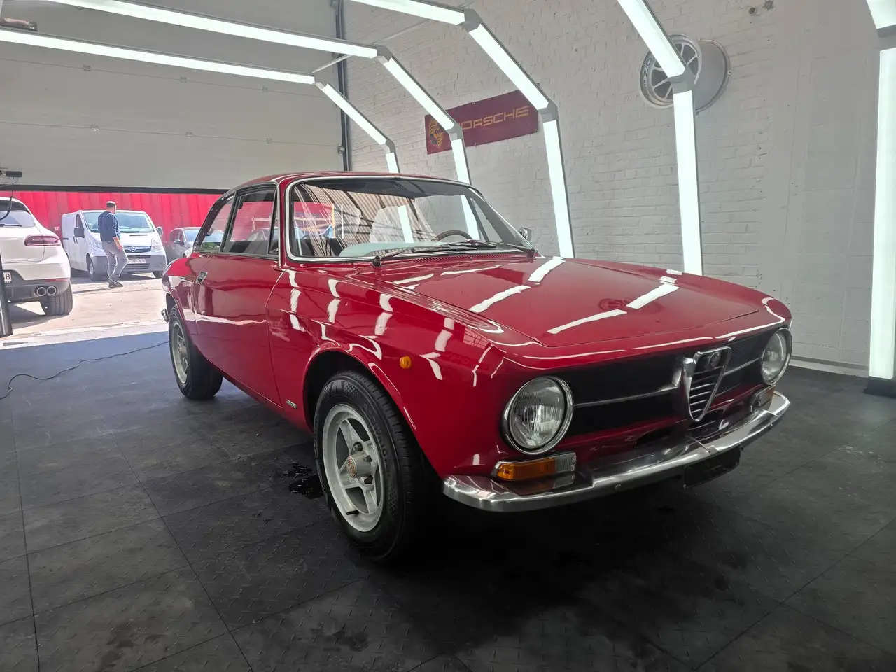 Alfa Romeo GT 1300, foto 3