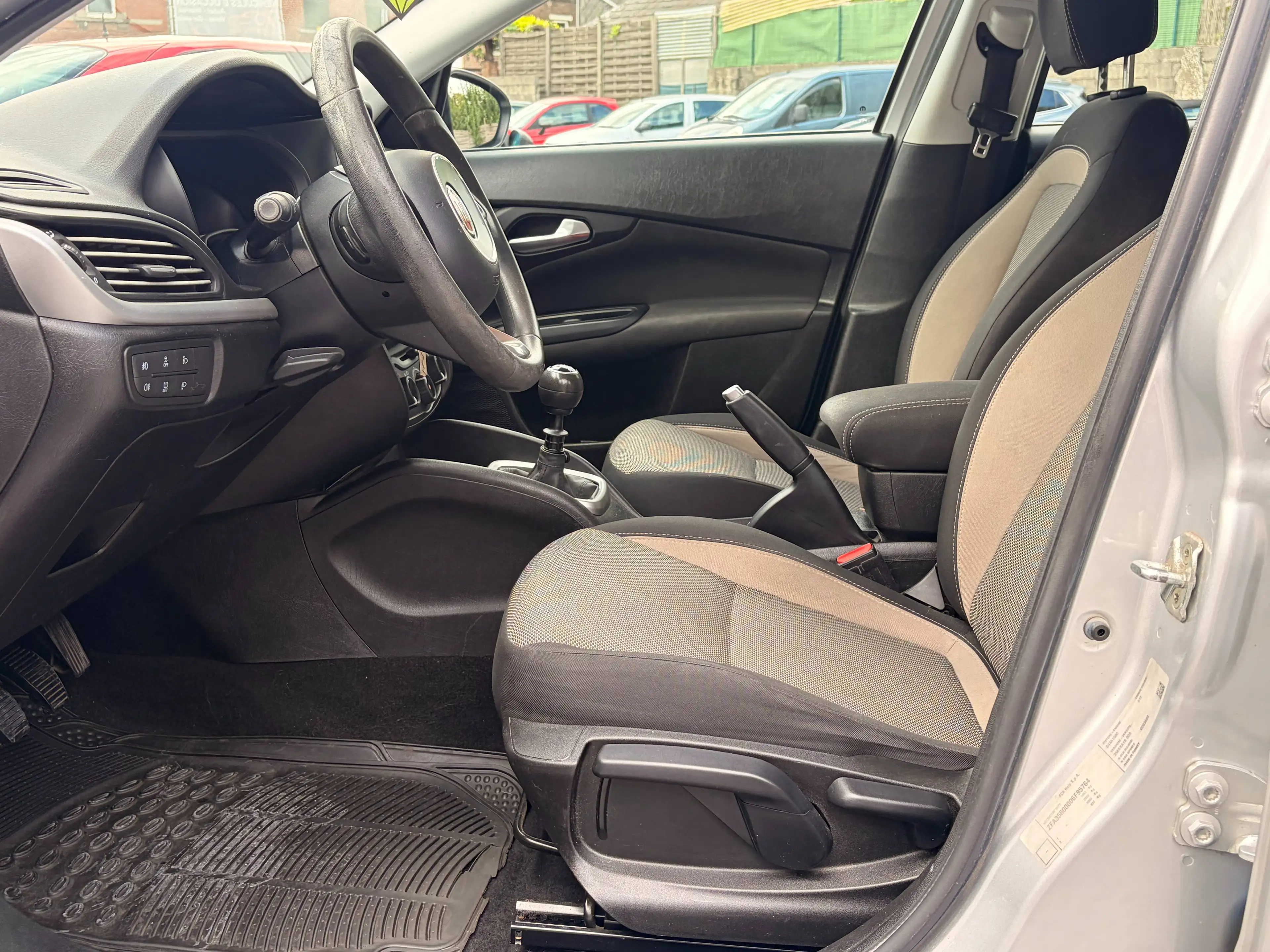 Fiat Tipo Tipo 1.4i Easy - Tel : 0484359705 — photo 8