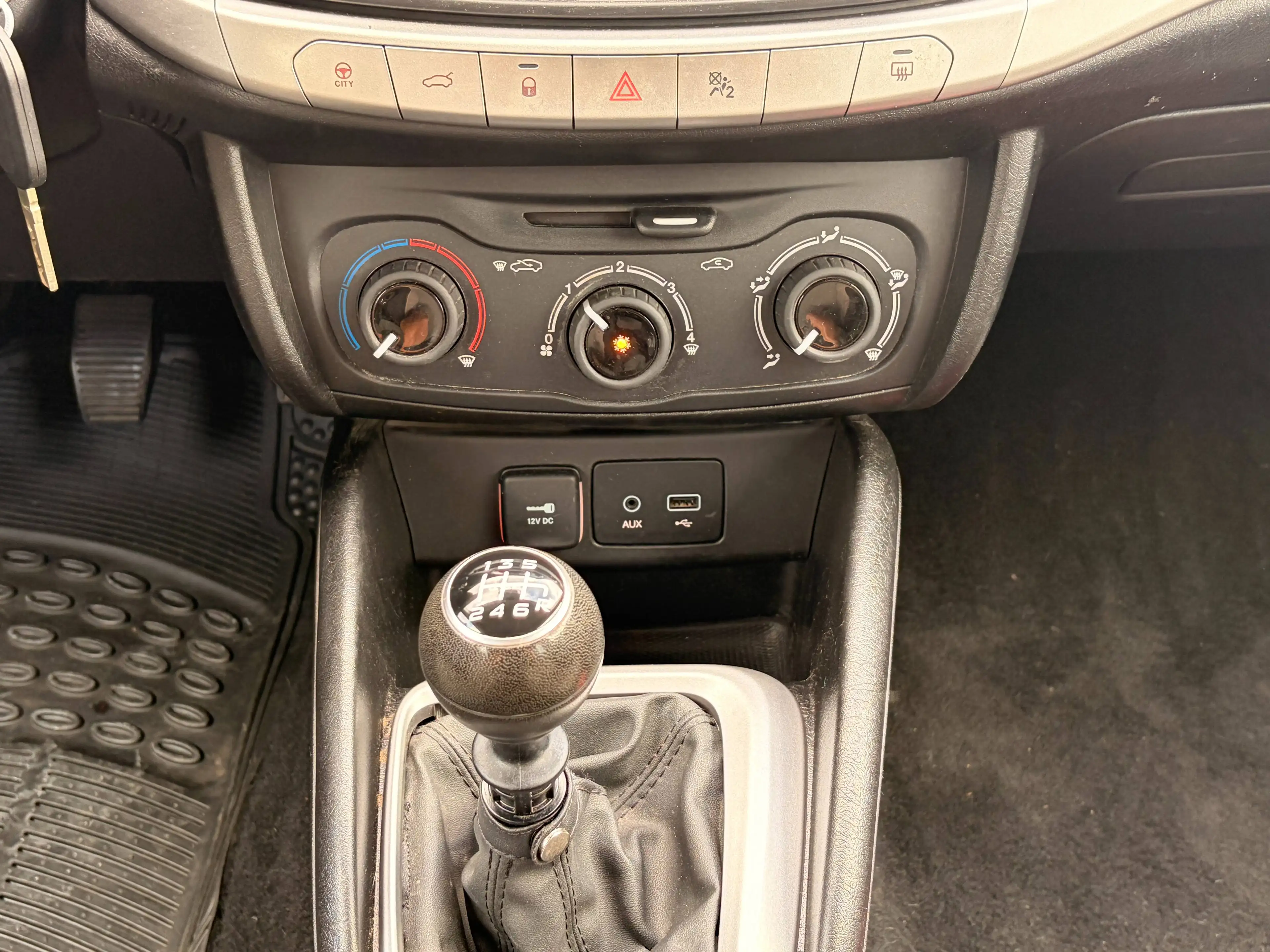 Fiat Tipo Tipo 1.4i Easy - Tel : 0484359705 — photo 13