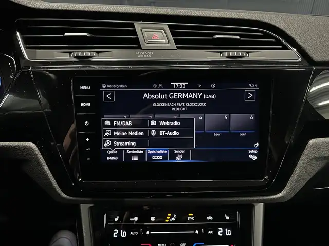 Volkswagen Touran view 25