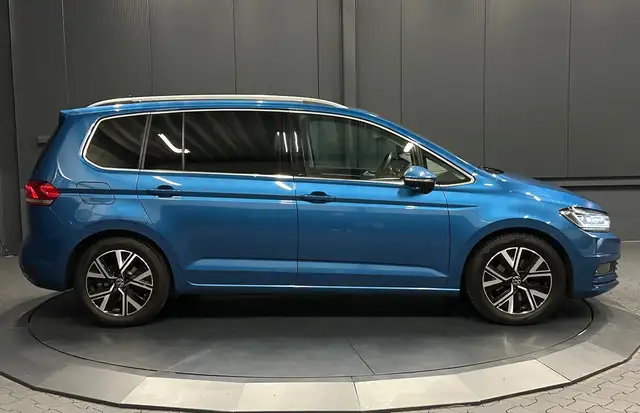 Volkswagen Touran view 6
