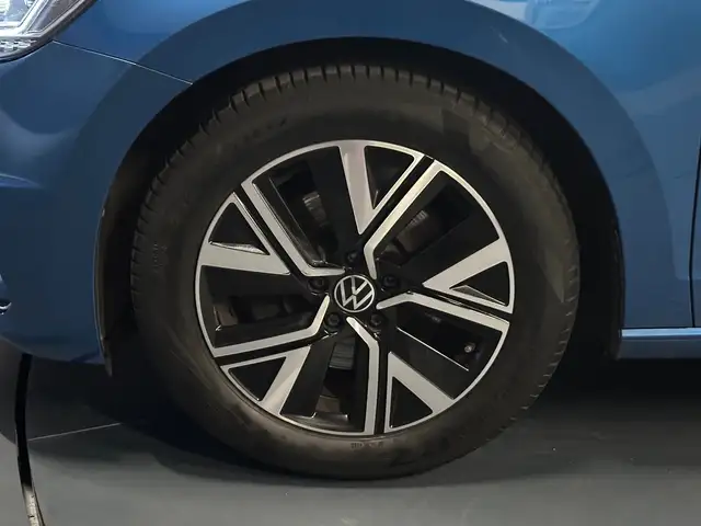 Volkswagen Touran view 9