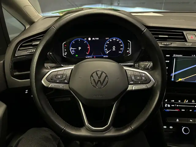 Volkswagen Touran view 17