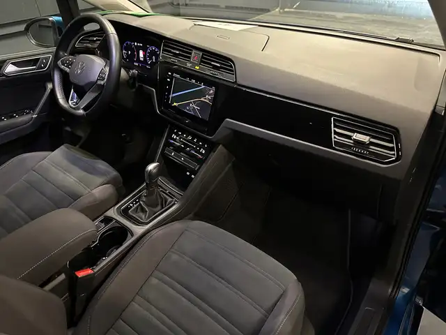 Volkswagen Touran view 11