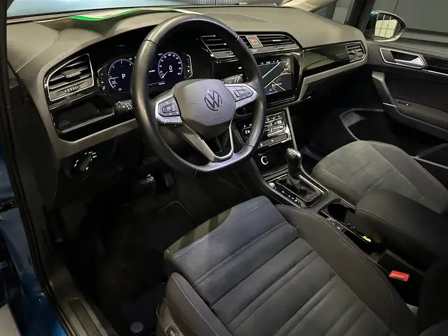 Volkswagen Touran view 16