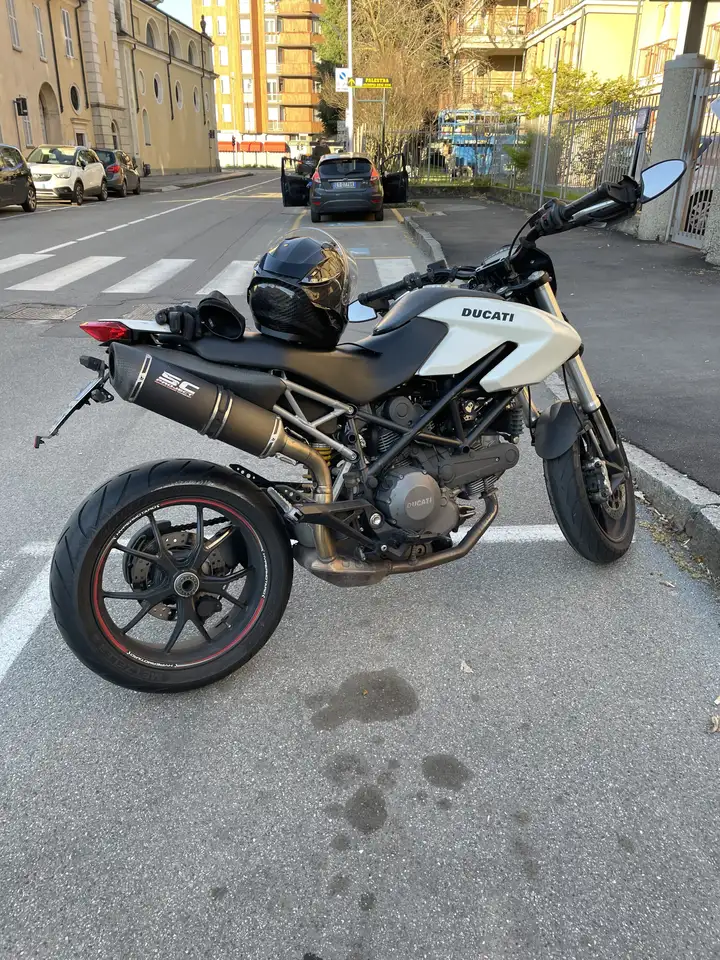 Ducati Hypermotard 796