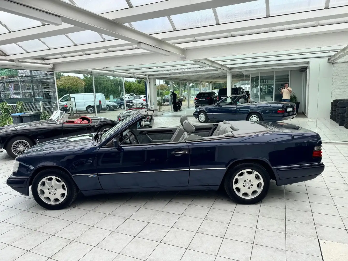 Mercedes-Benz E 320 Cabrio Sportline Albastru - 2