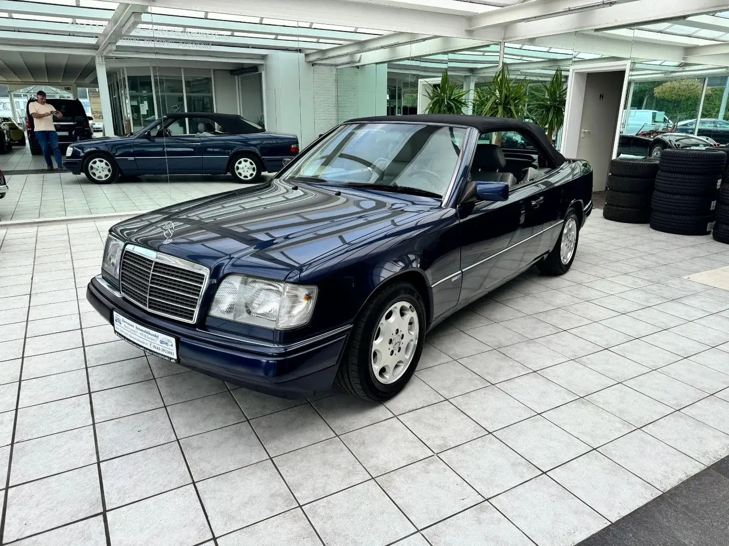 Mercedes-Benz E 320 Cabrio Sportline Albastru - 1