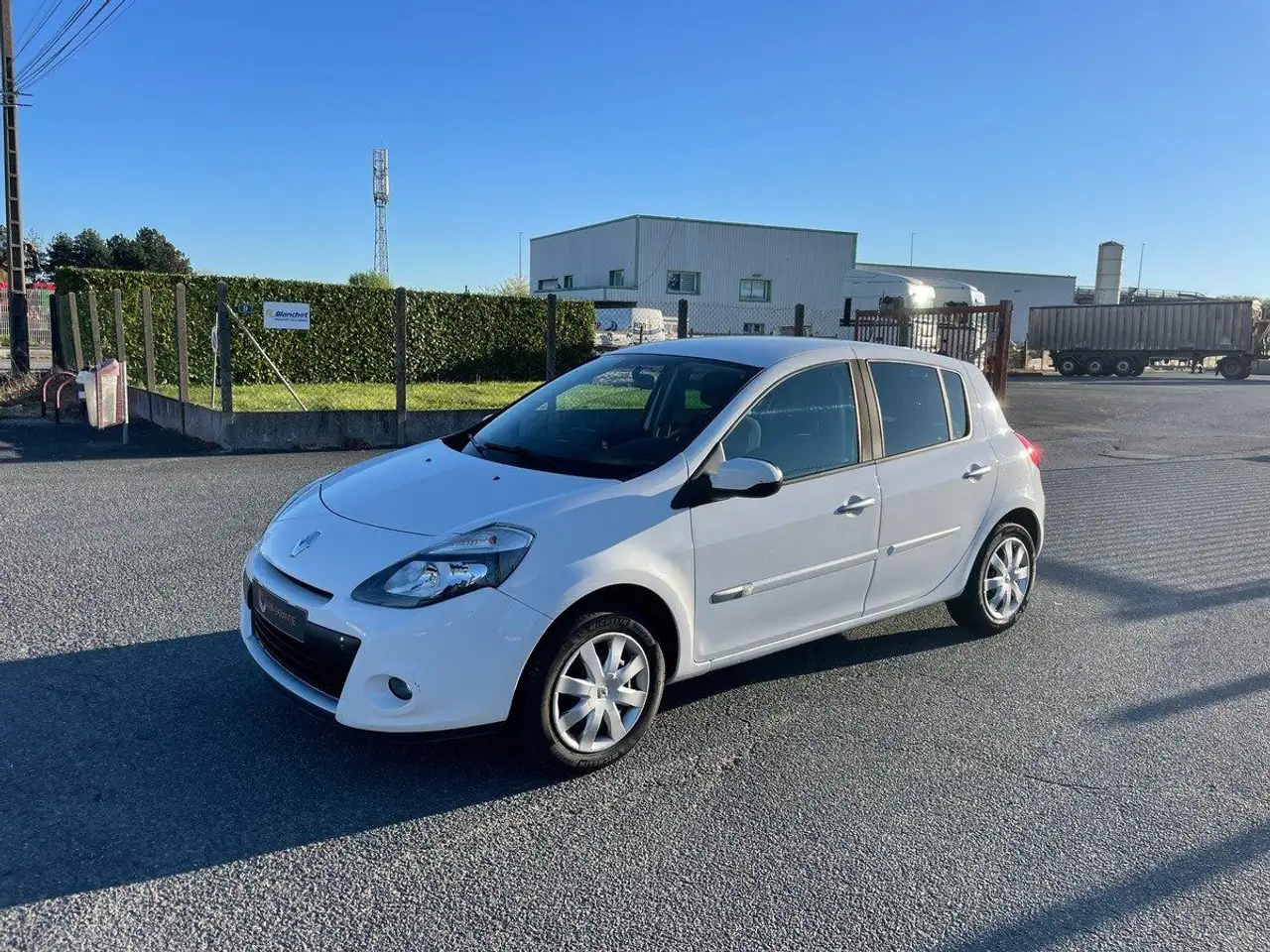 Renault Clio 100 cv 44000 kms origine garantie 12 moi