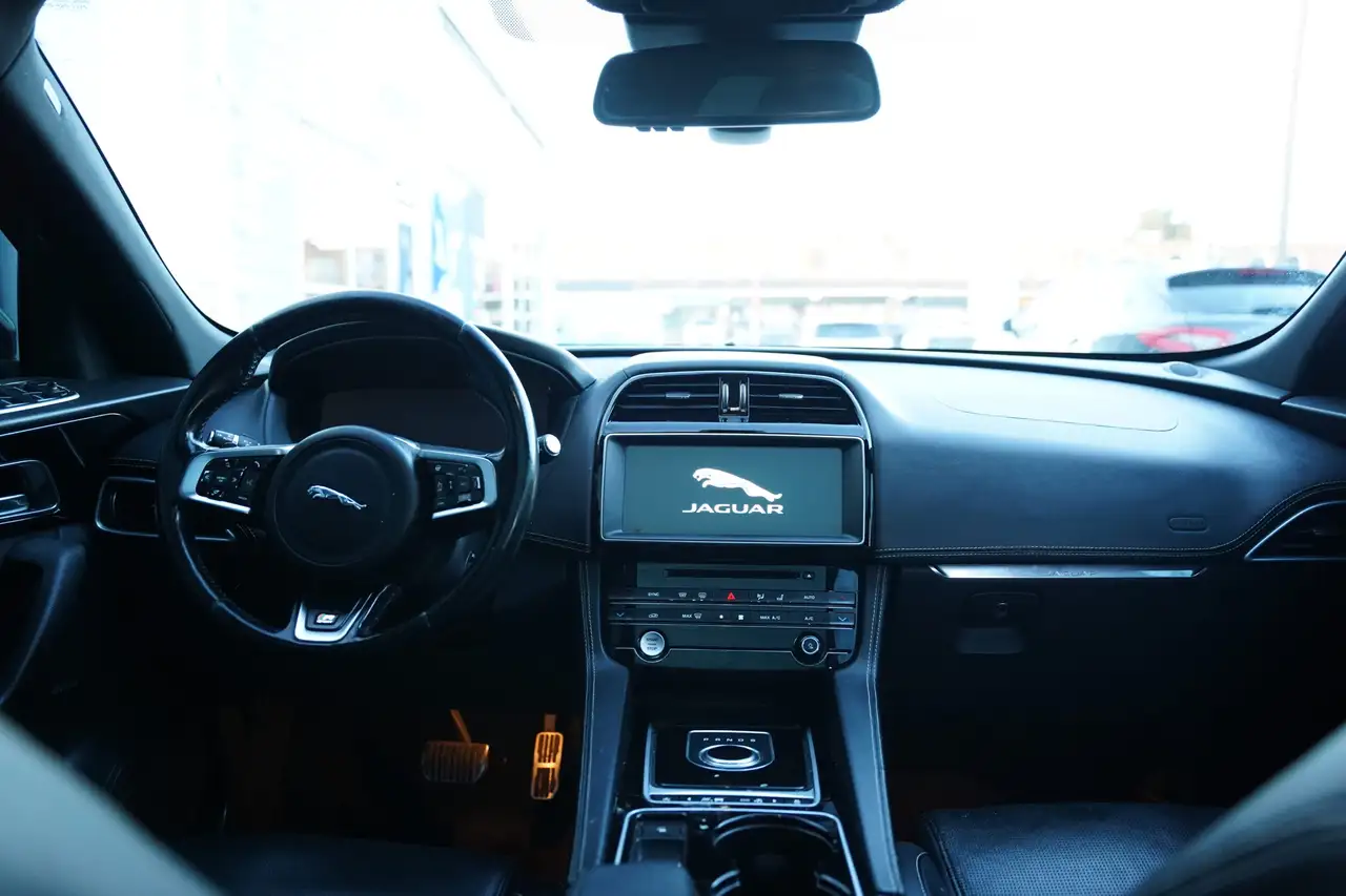 Jaguar F-Pace снимка Jaguar F-Pace