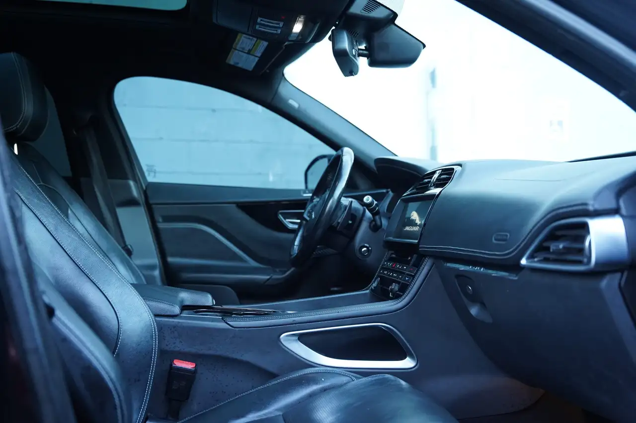 Jaguar F-Pace снимка Jaguar F-Pace