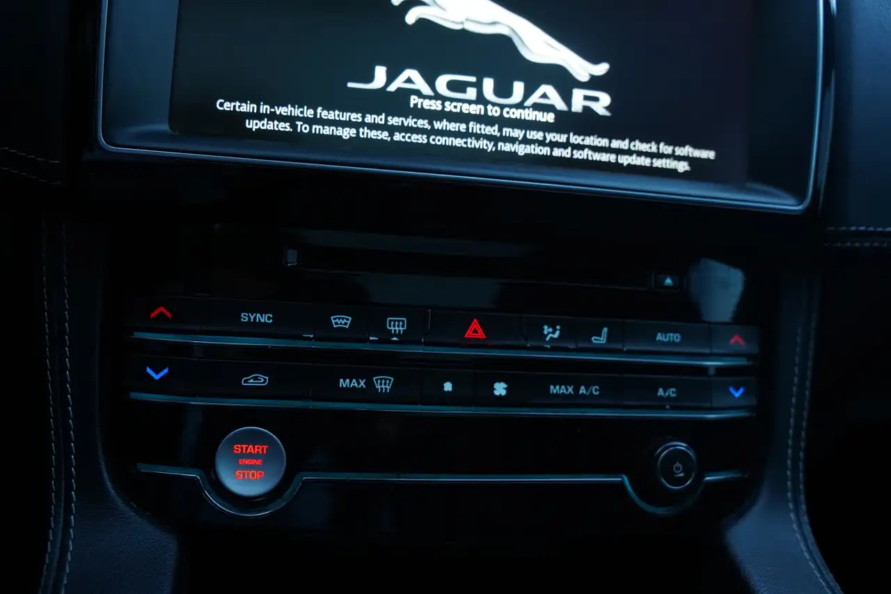 Jaguar F-Pace снимка Jaguar F-Pace