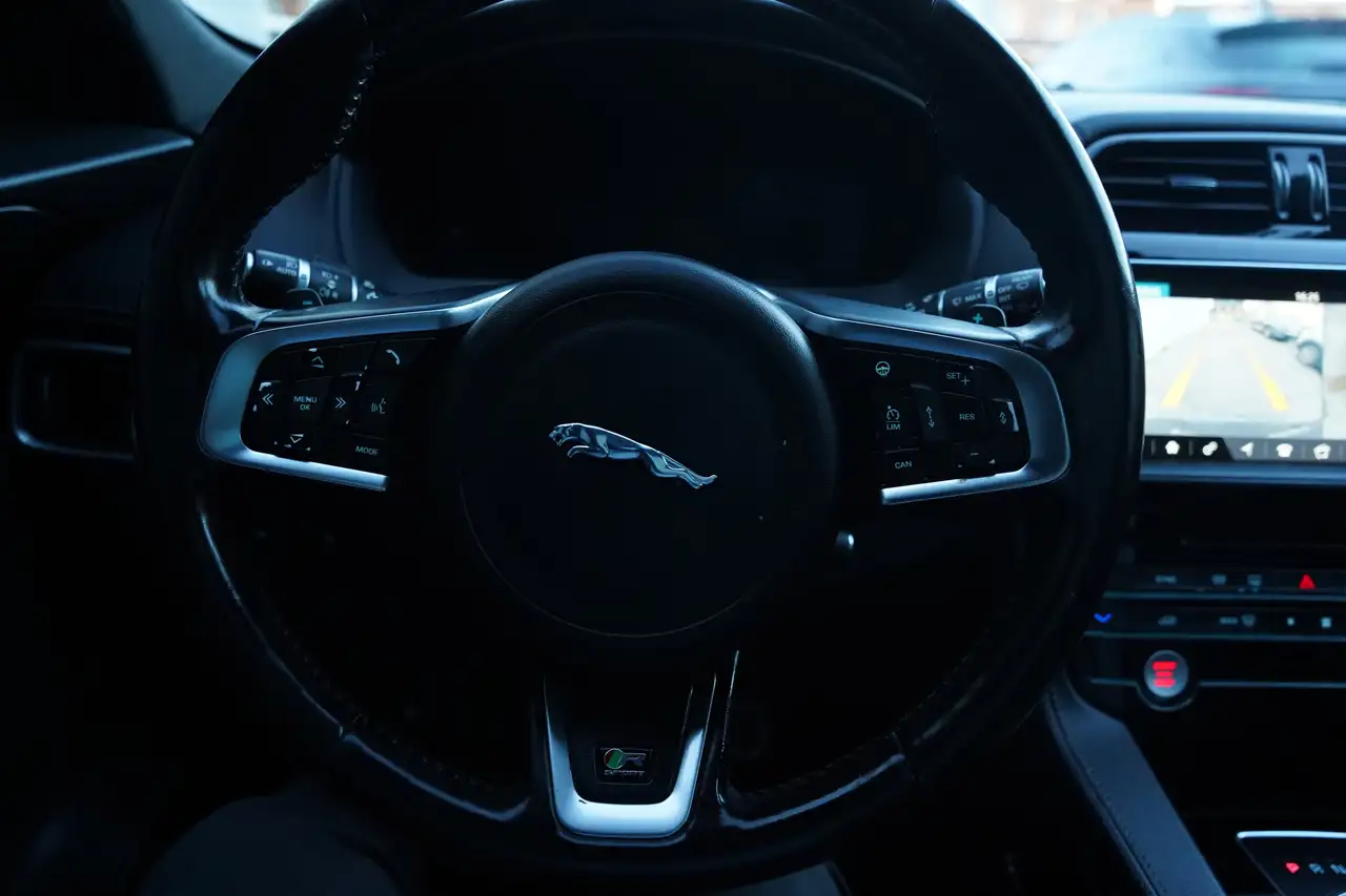 Jaguar F-Pace снимка Jaguar F-Pace