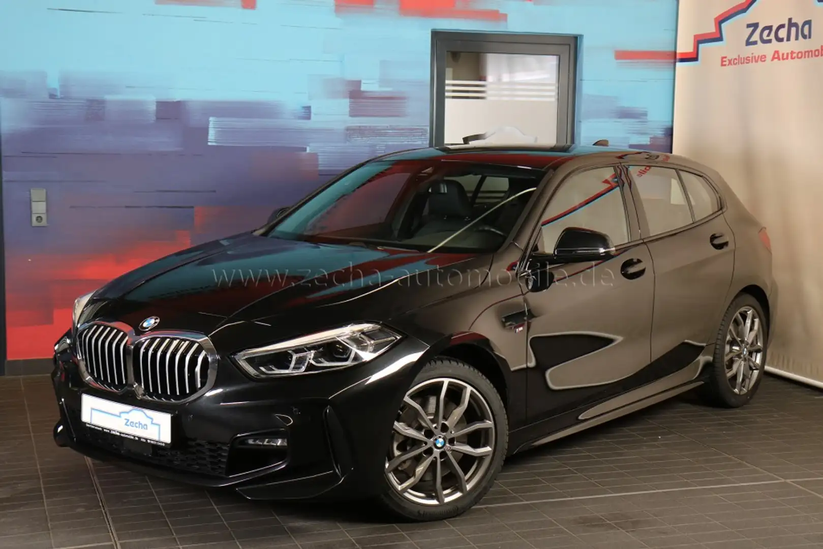 BMW 120 i DKG 5-trg. M-Sport adap.LED Lenkradhzg AHK Schwarz - 1