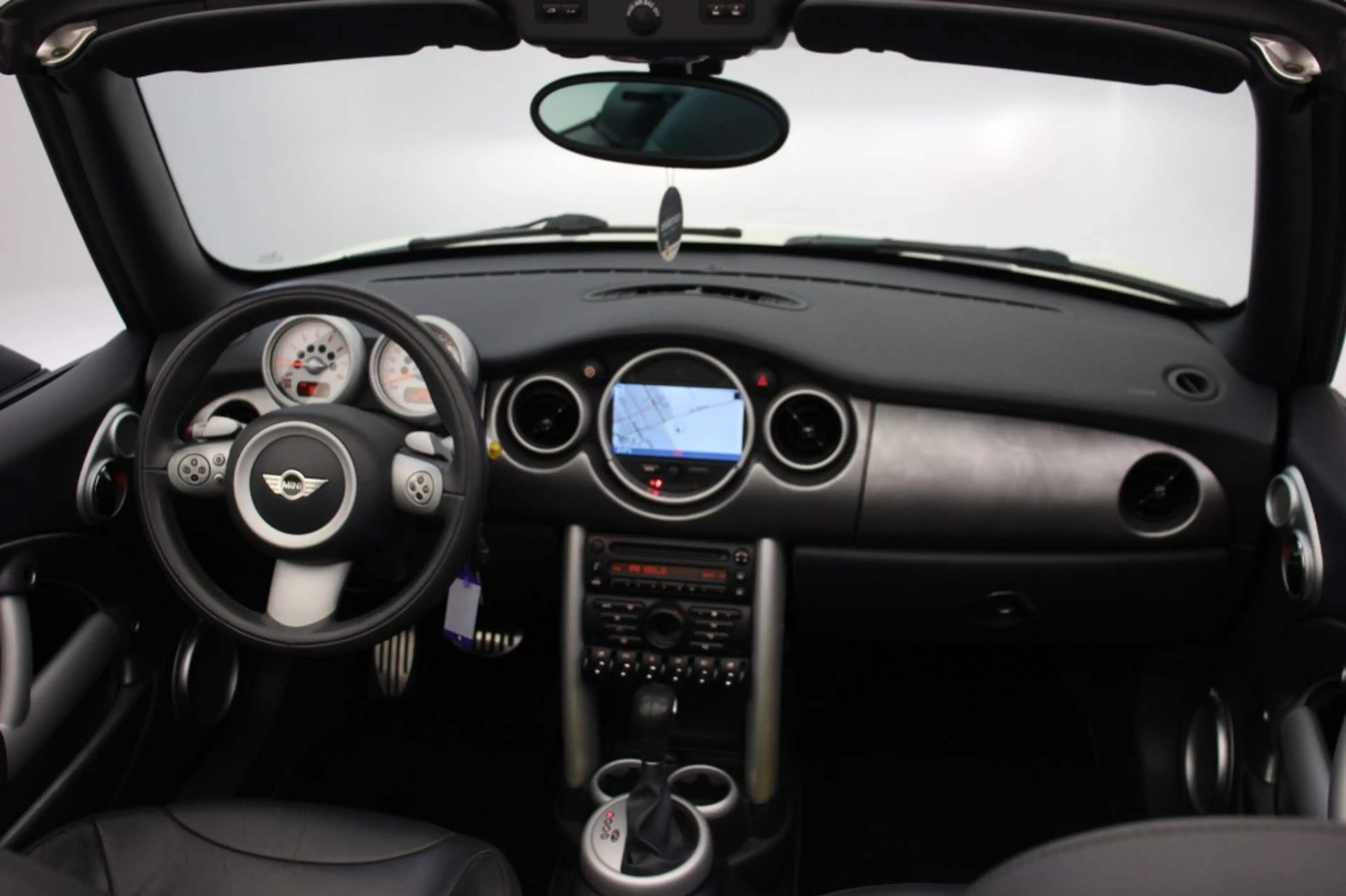 MINI Cooper S Cabrio 1.6 Chili Automaat - Navi, Leer, Stoelverw. — photo 2