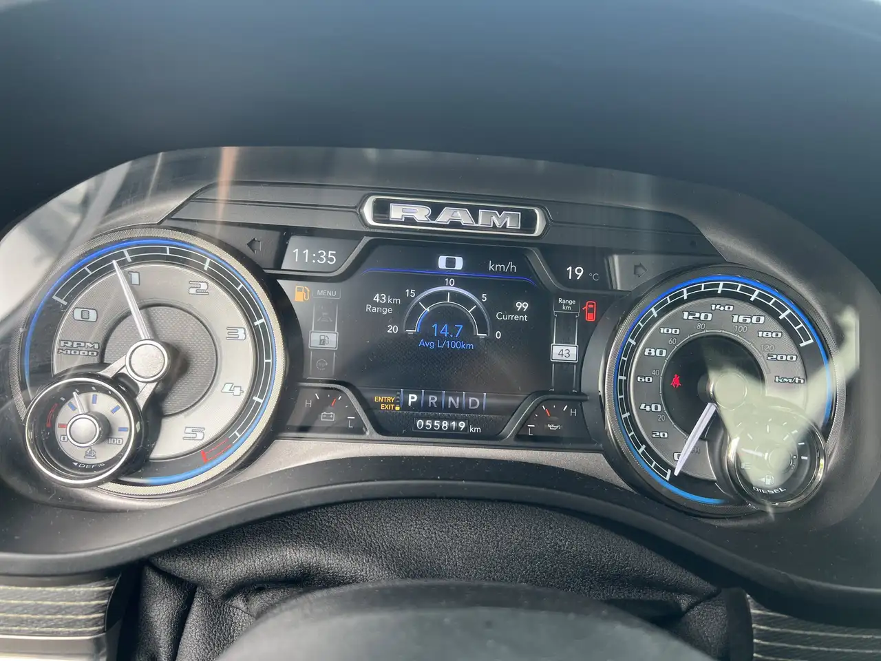 RAM 1500 снимка RAM 1500