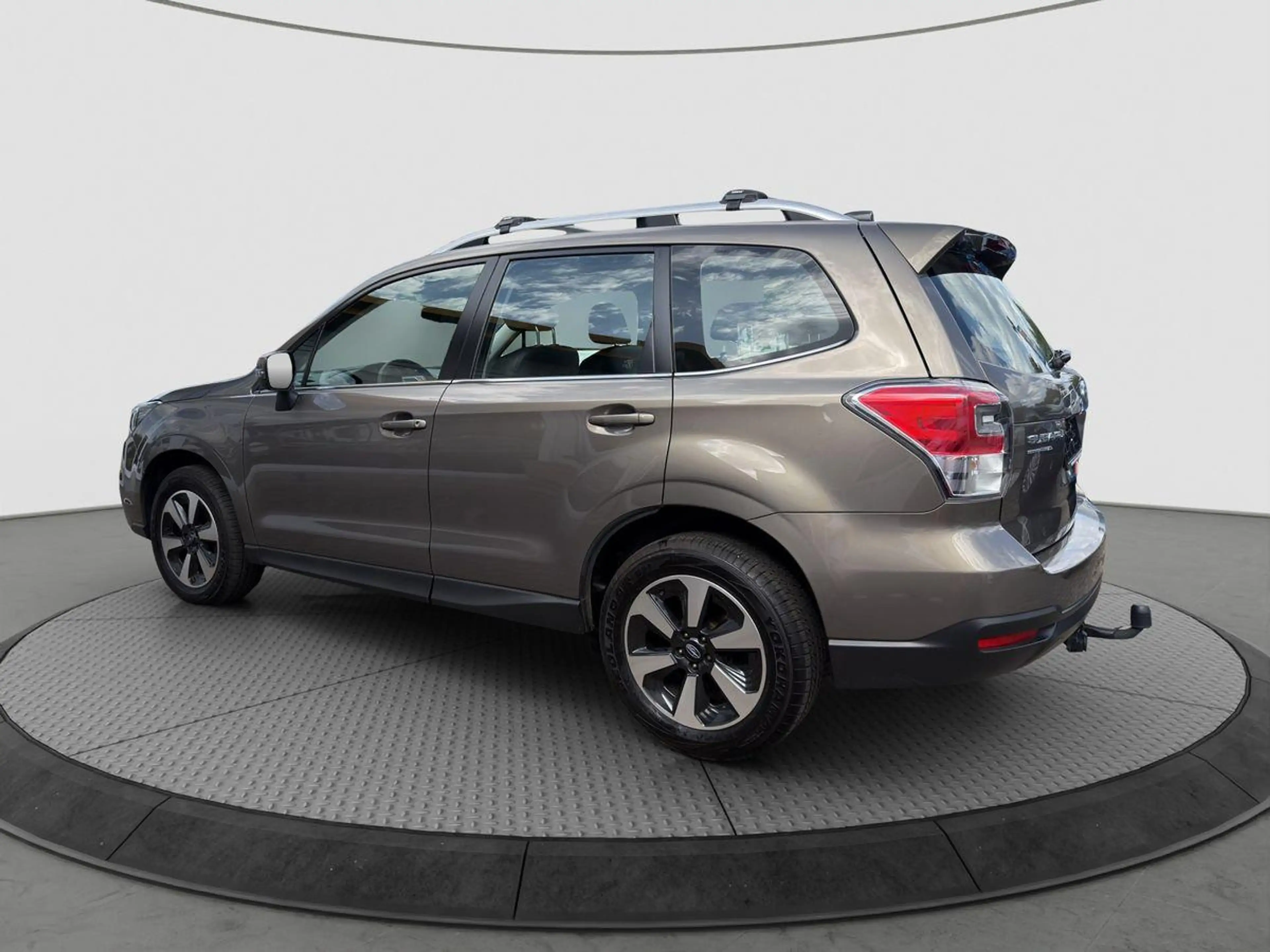 Subaru Forester automatik 18.870km AHK — photo 4
