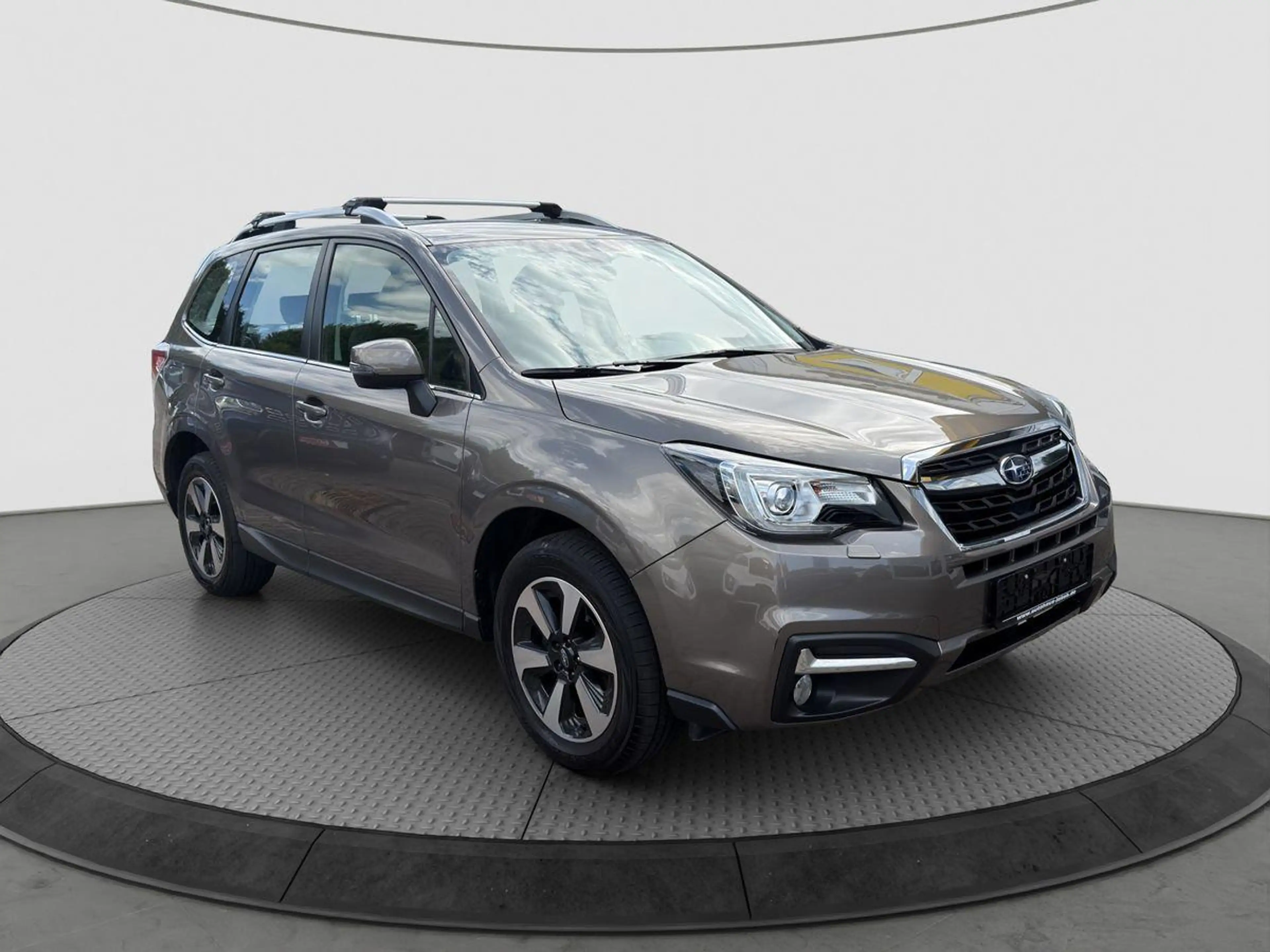 Subaru Forester automatik 18.870km AHK — photo 8