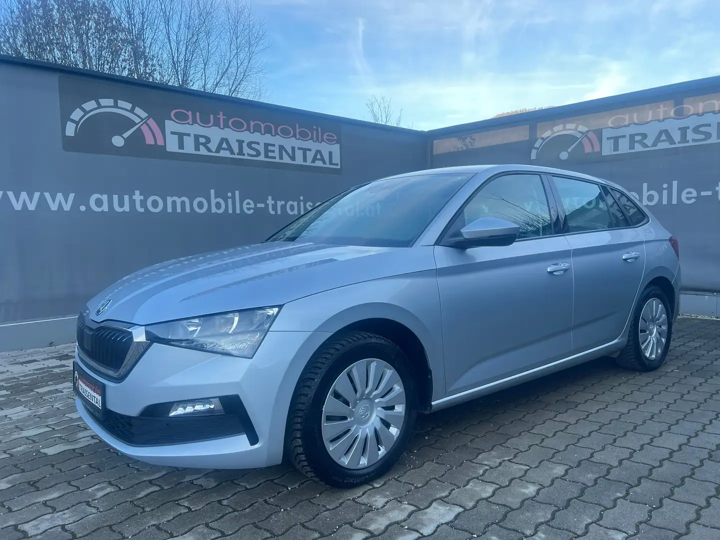 Skoda Scala Ambition 1.0 TSI 85 KW Grau - 1