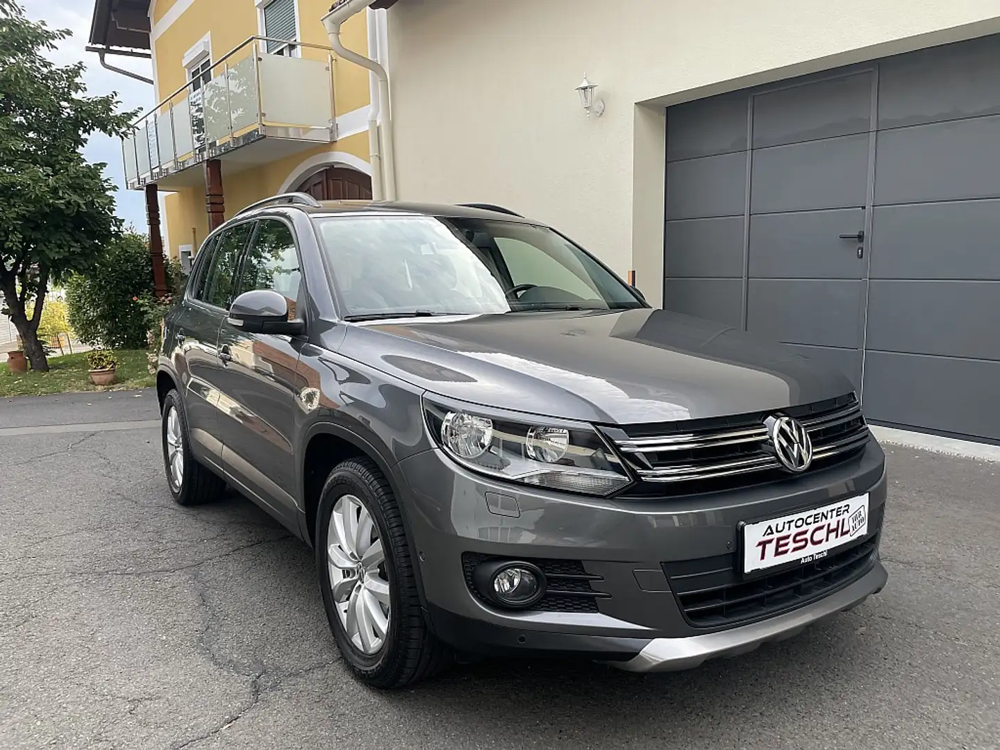 Volkswagen Tiguan 2,0 TDI Country BMT DPF**73.000KM**1.Besitz** Negro - 1