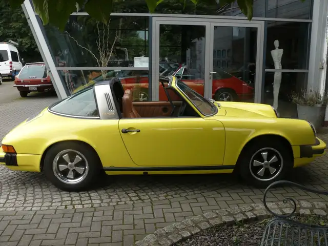 Porsche 911 Targa 2,7S lichtgelb Chrommodell