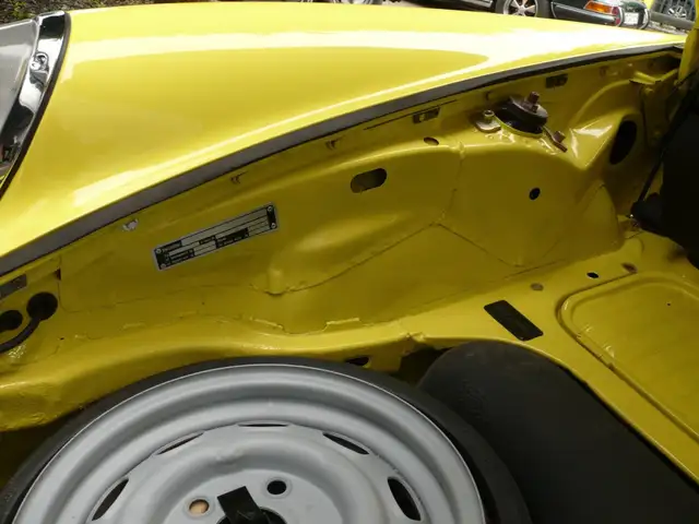 Porsche 911 view 10