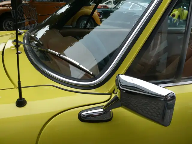 Porsche 911 view 2