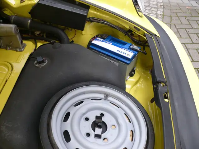 Porsche 911 view 9