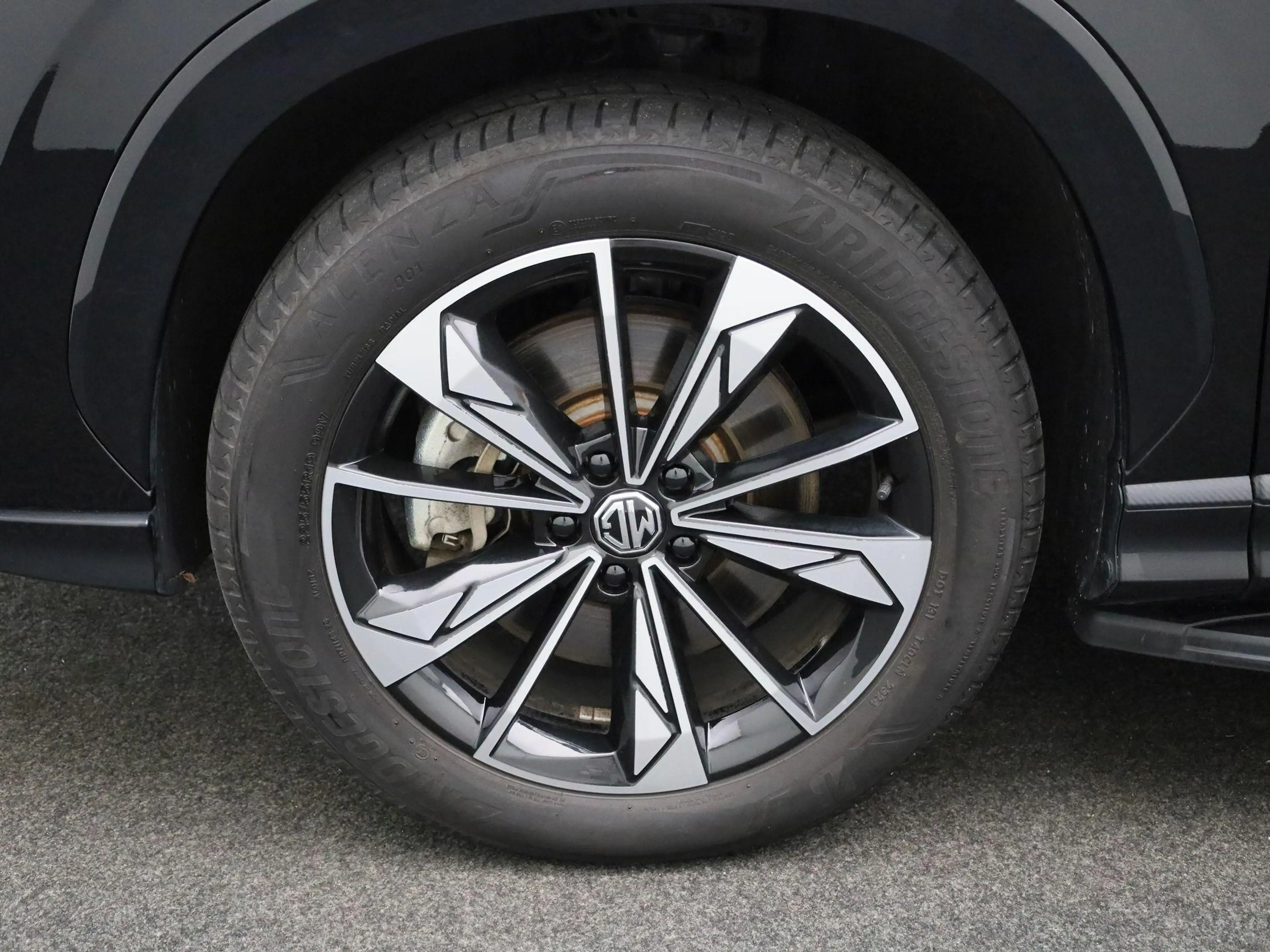 MG HS MG PHEV 1.5 Luxury — photo 14