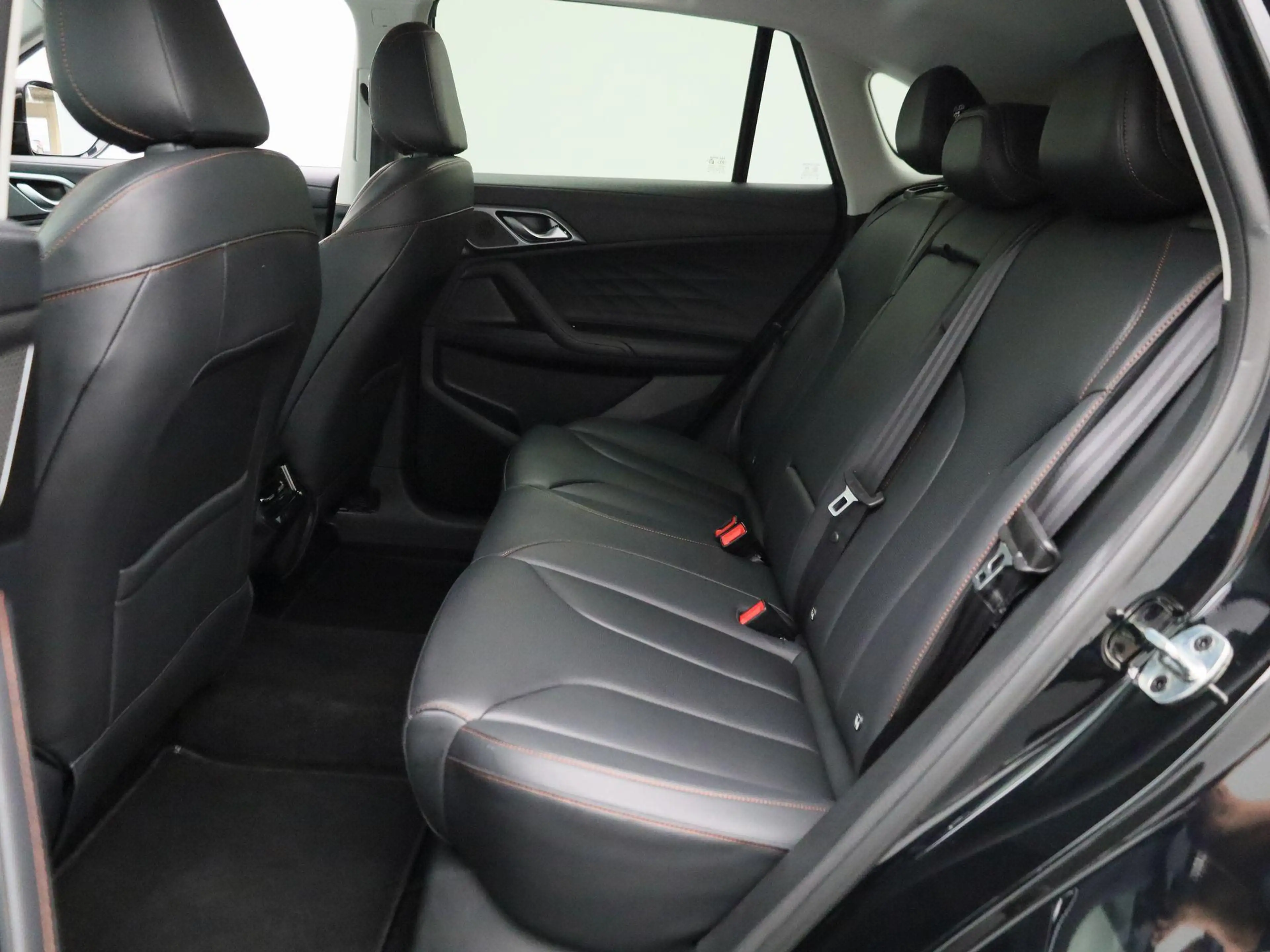 MG HS MG PHEV 1.5 Luxury — photo 11