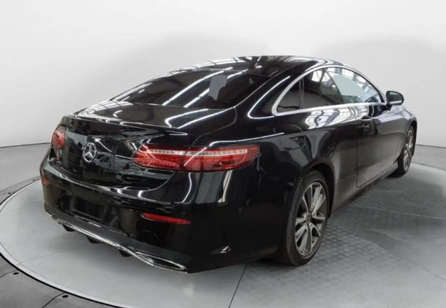 Mercedes-Benz E 220 d Coupe AMG-LINE*PANO*WIDE*DISTR+*KAM*MEMO Schwarz - 2