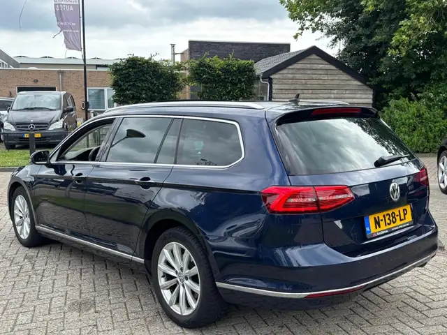 Volkswagen Passat view 7