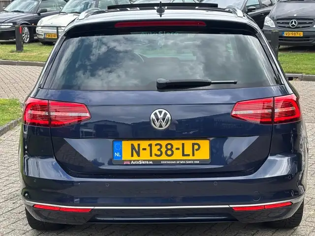 Volkswagen Passat view 6