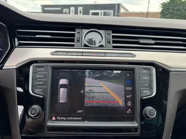 Volkswagen Passat view 15