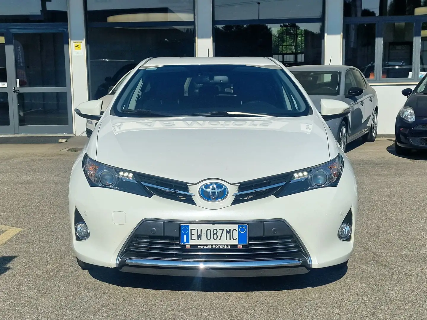 Toyota Auris Auris 1.8 Hybrid Lounge Bianco - 2