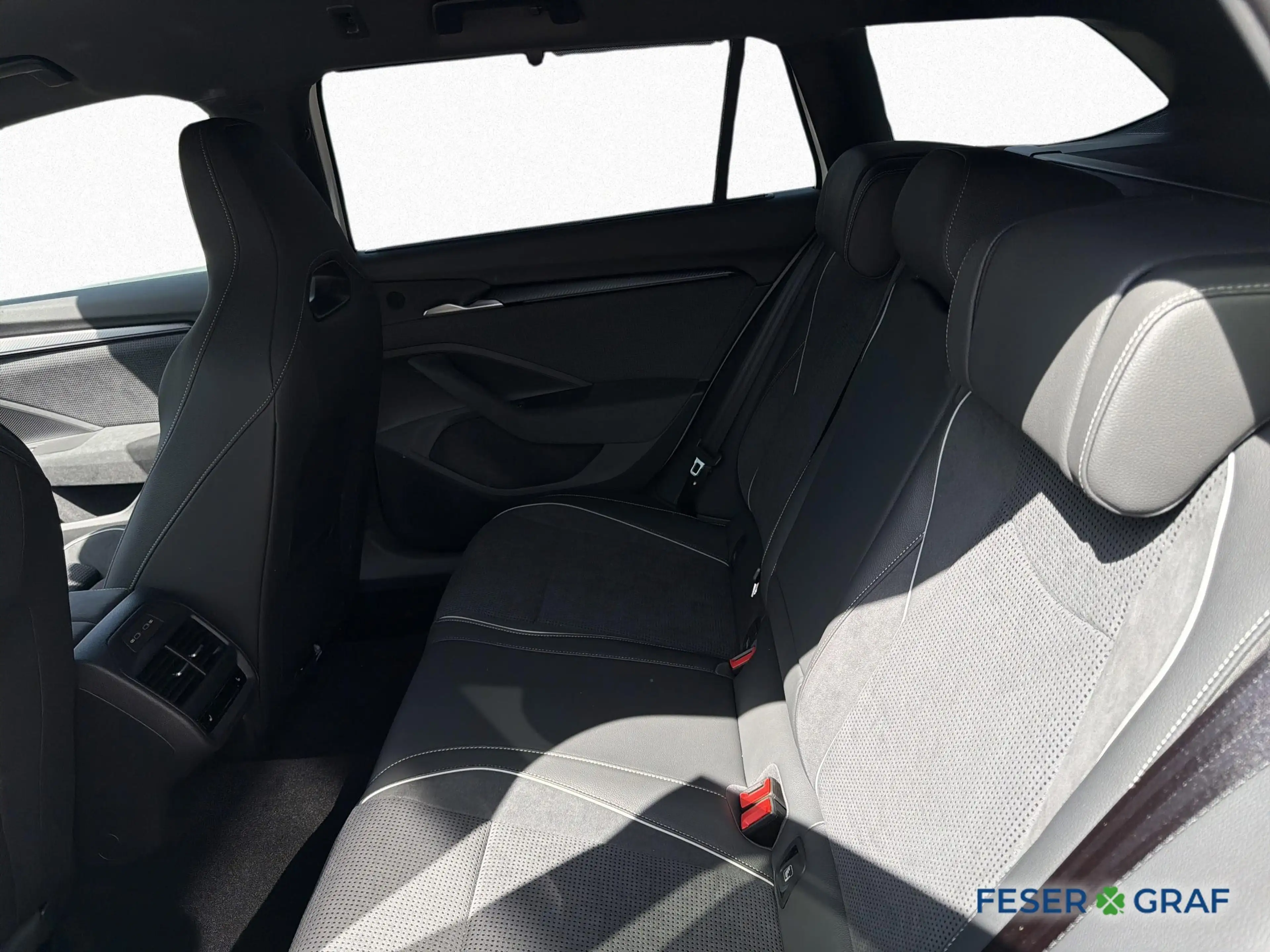 Skoda Superb Combi Sportline 2,0 TSI DSG 4x4 *AHK*CANTON*HEADUP — photo 10