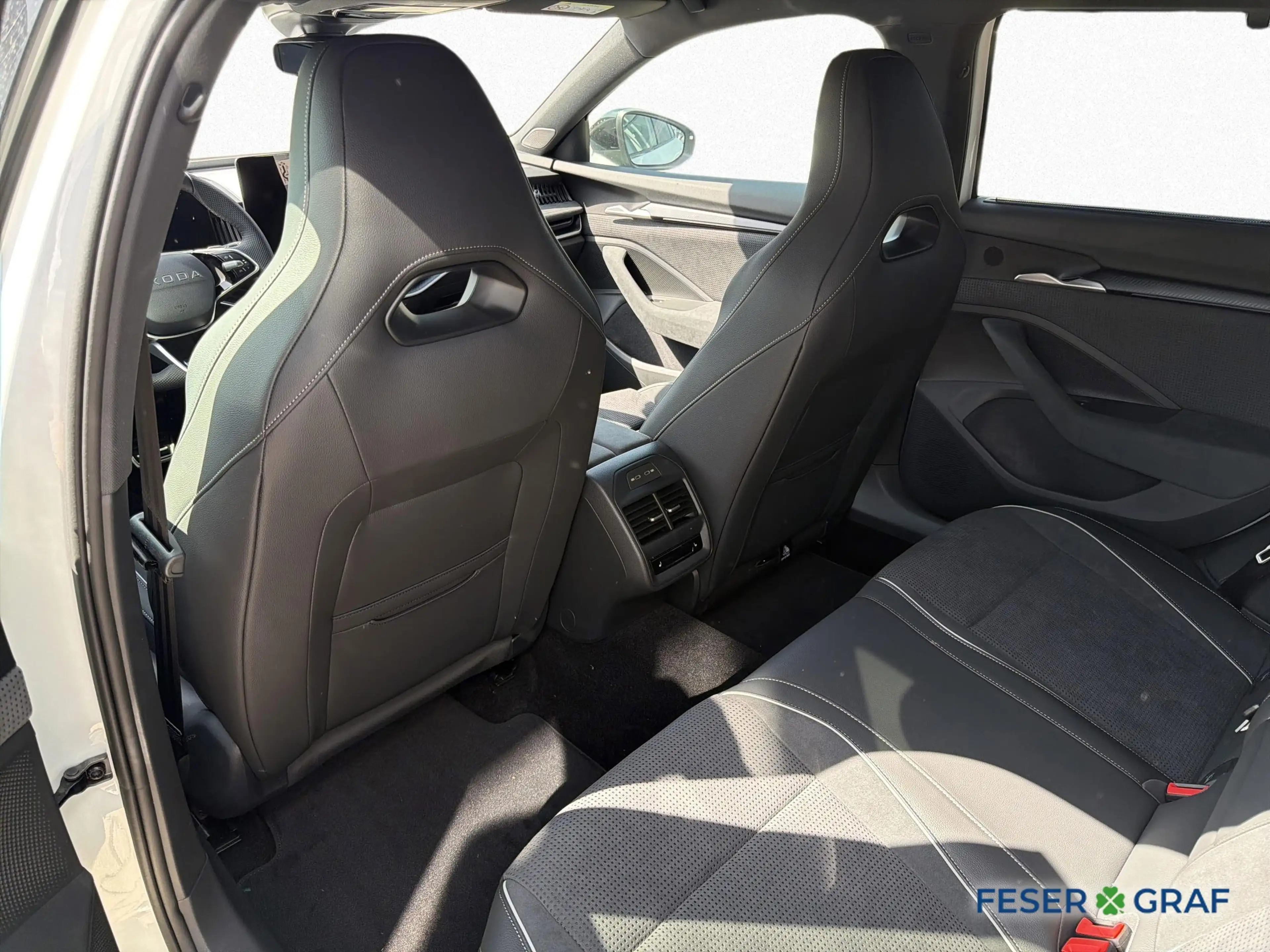 Skoda Superb Combi Sportline 2,0 TSI DSG 4x4 *AHK*CANTON*HEADUP — photo 9
