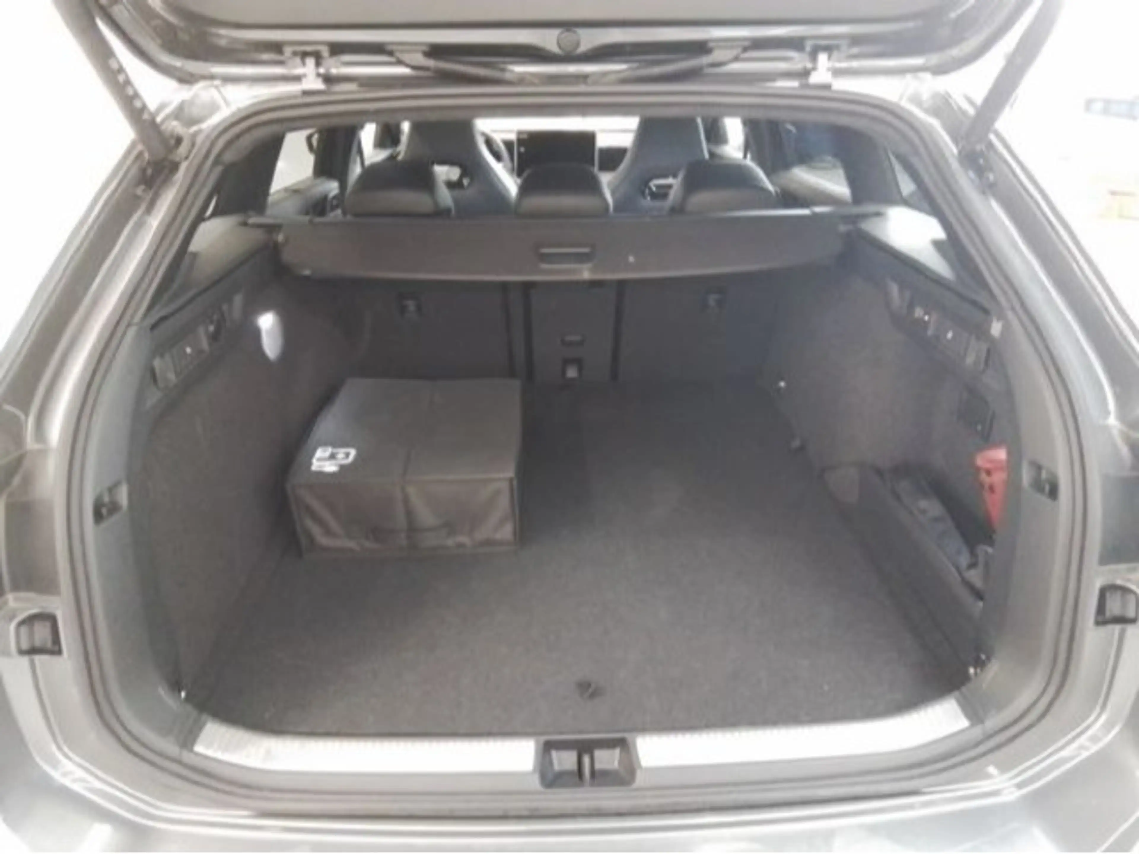 Volkswagen Passat Variant eHybrid DSG PANO AHK NP: 82705 € — photo 9
