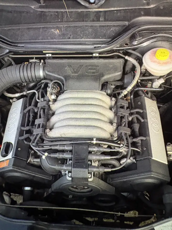 Audi 100 2.8 E Automaat, foto 2