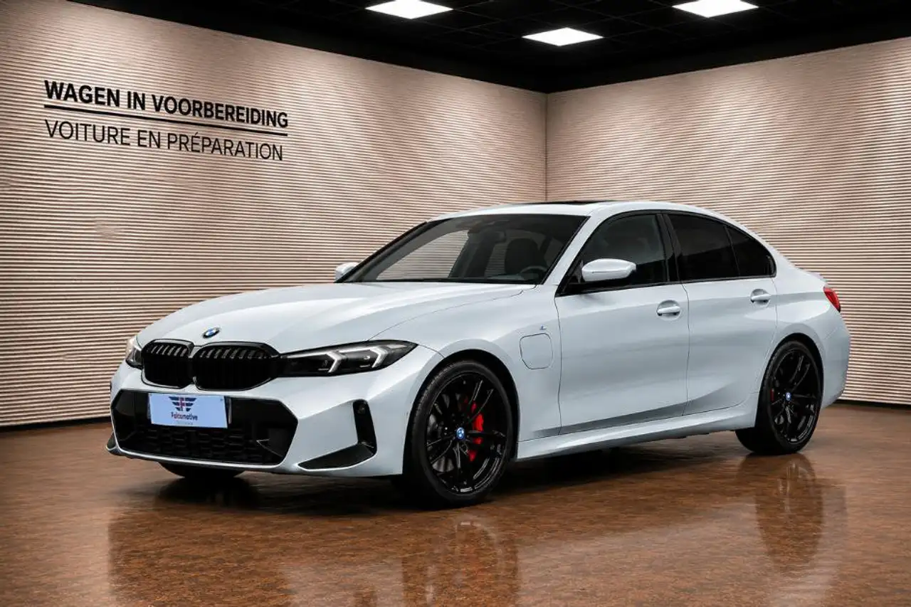 BMW 320 320e*PHEV*M-SPORT PRO*SCHUIFDAK*SHADOW*FACELIFT*