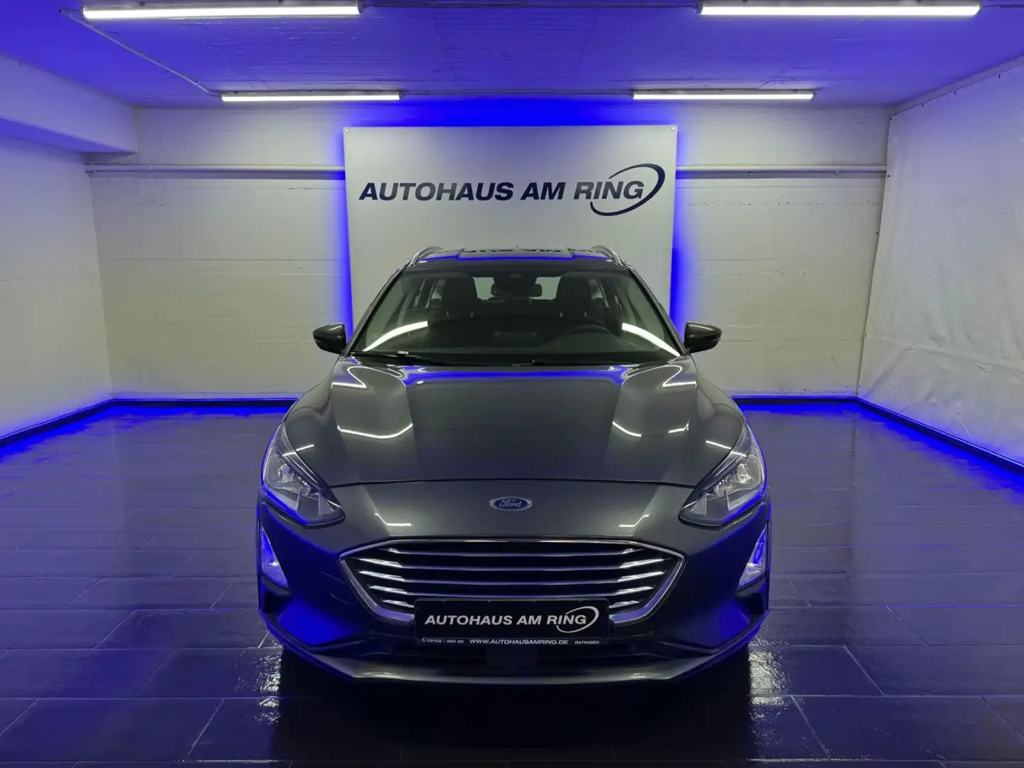 Ford Focus Turnier Titanium Aut. DAB KEY ACC LED NAVI Grau - 1