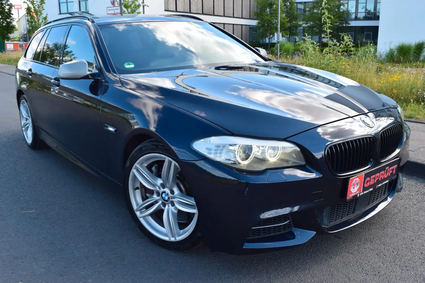 BMW 550 Baureihe 5 Touring M550d xDrive Schwarz - 1