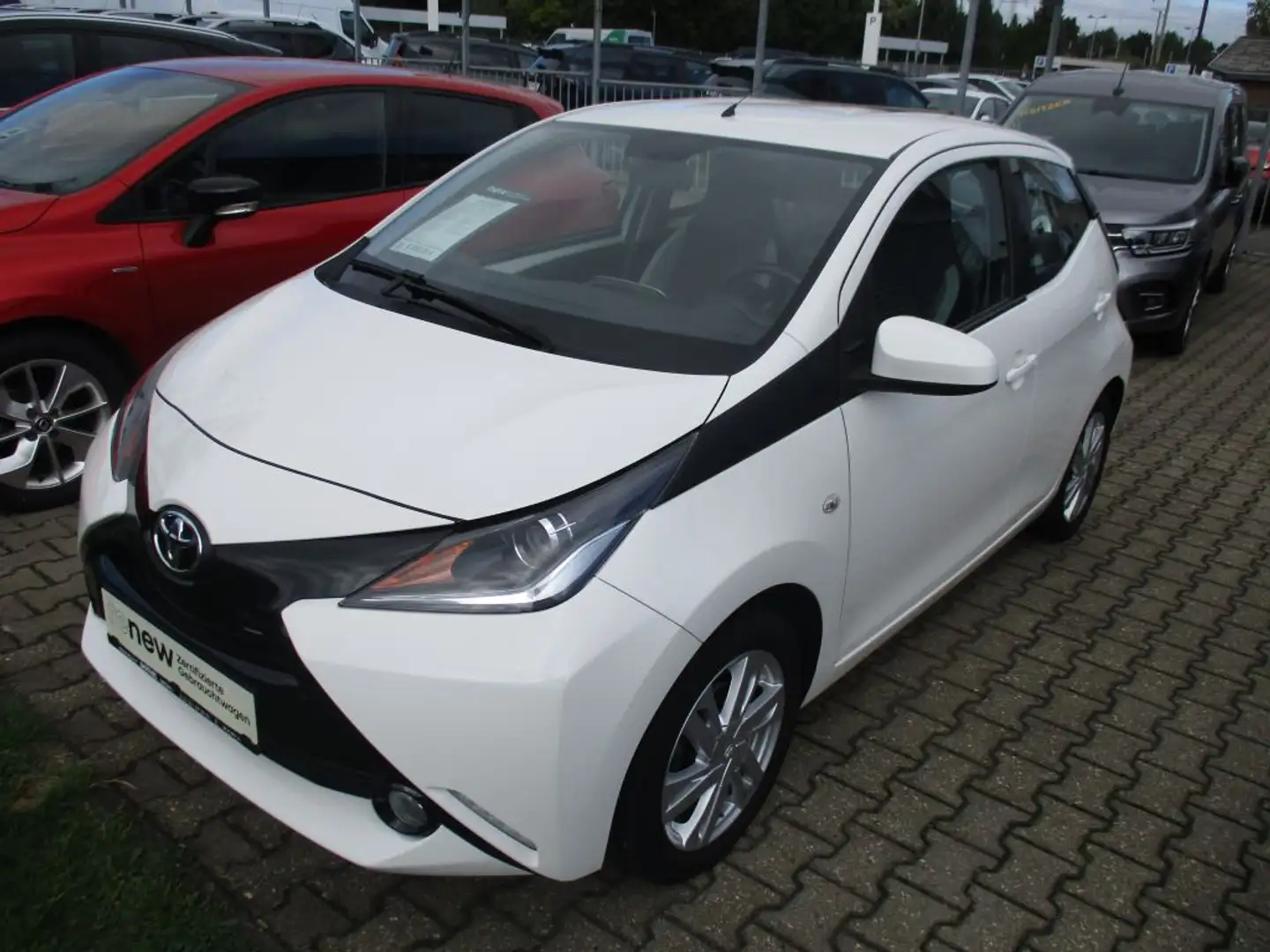 Toyota Aygo X x-play touch Weiß - 2