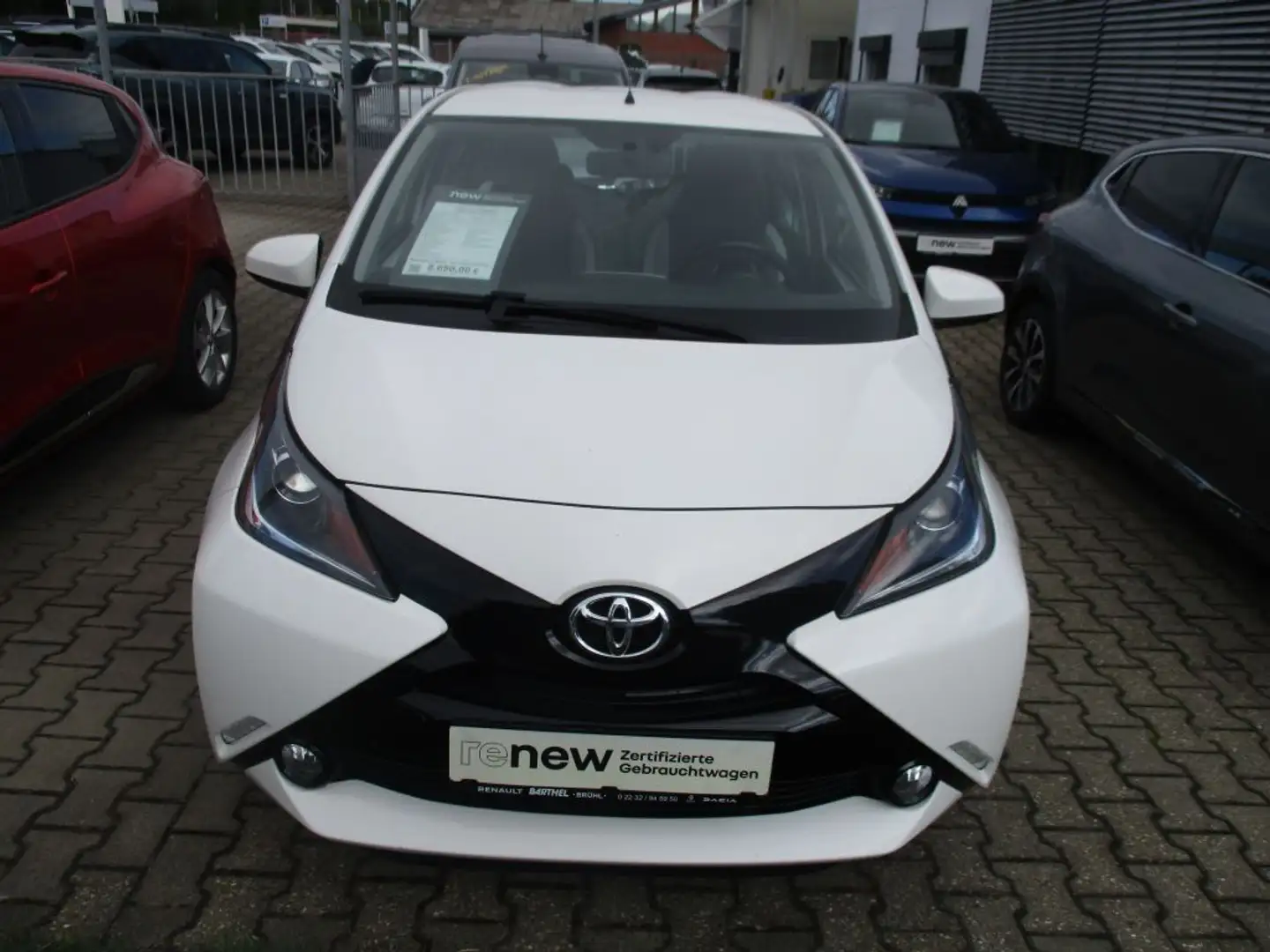 Toyota Aygo X x-play touch Weiß - 1