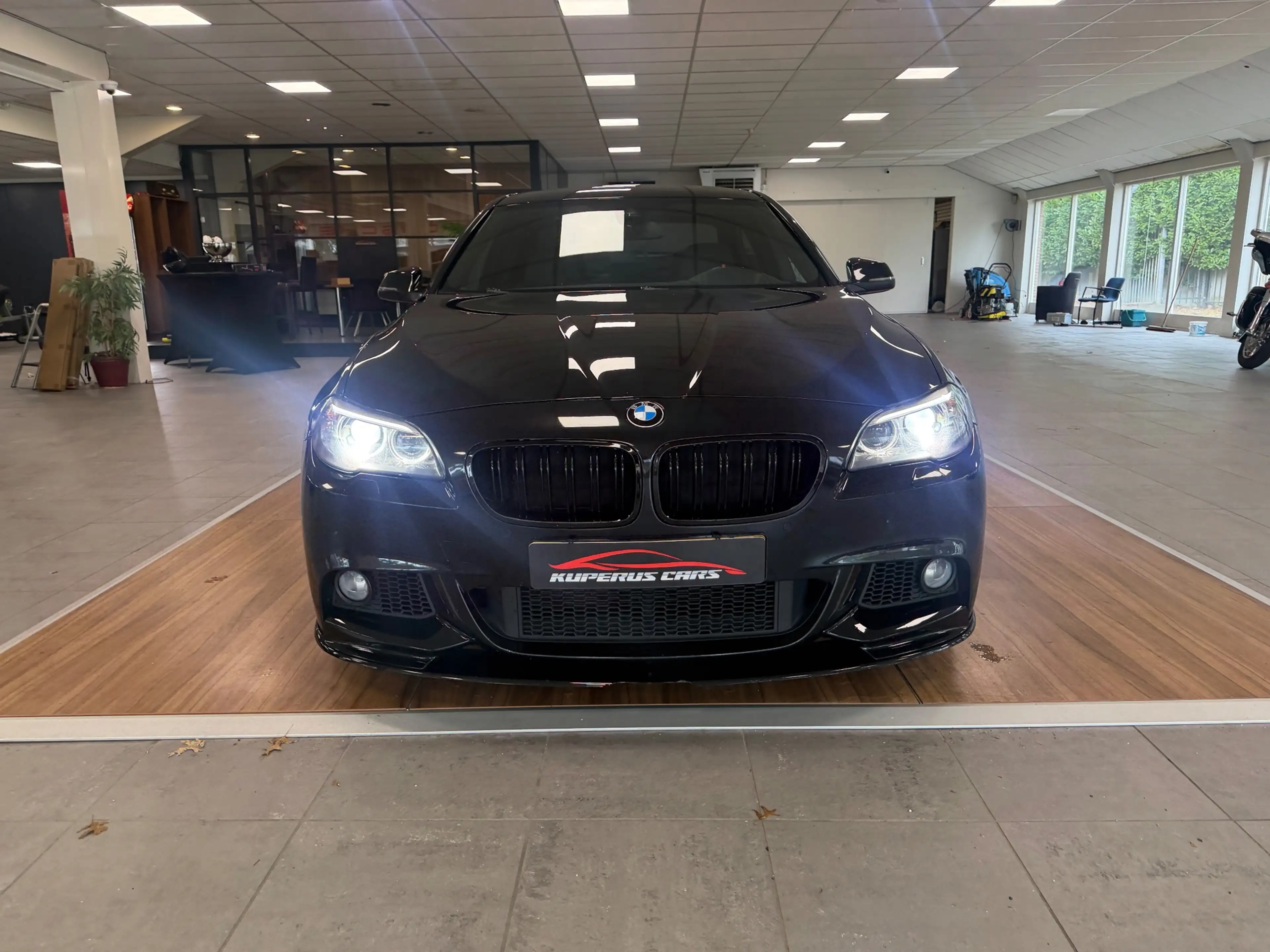 BMW 535 5-serie 535xd M Sport Edition High executive Bakre — photo 9