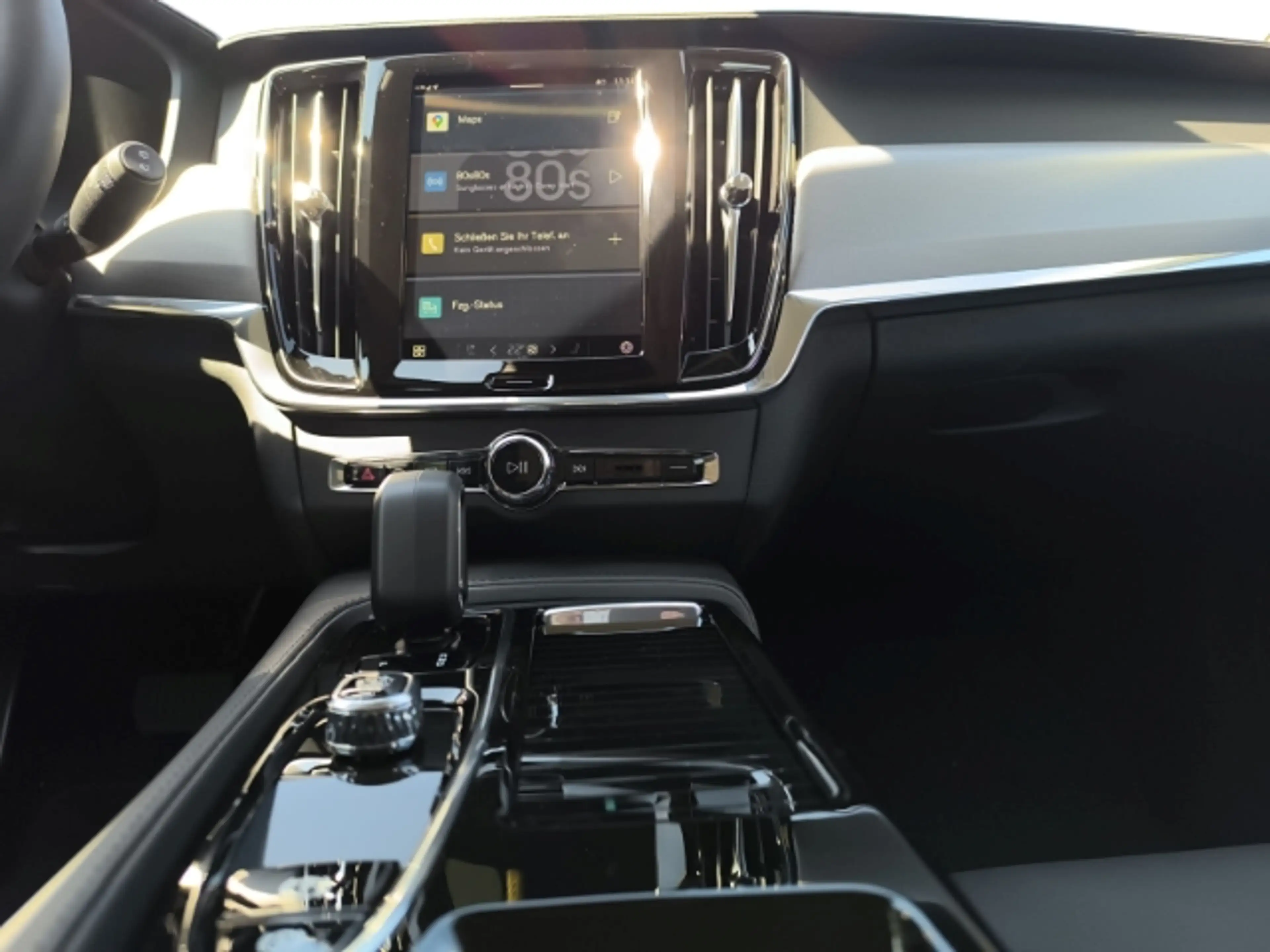 Volvo V90 Plus Bright AWD T6 19''LM AHK Leder eStandhz DAB H — photo 15