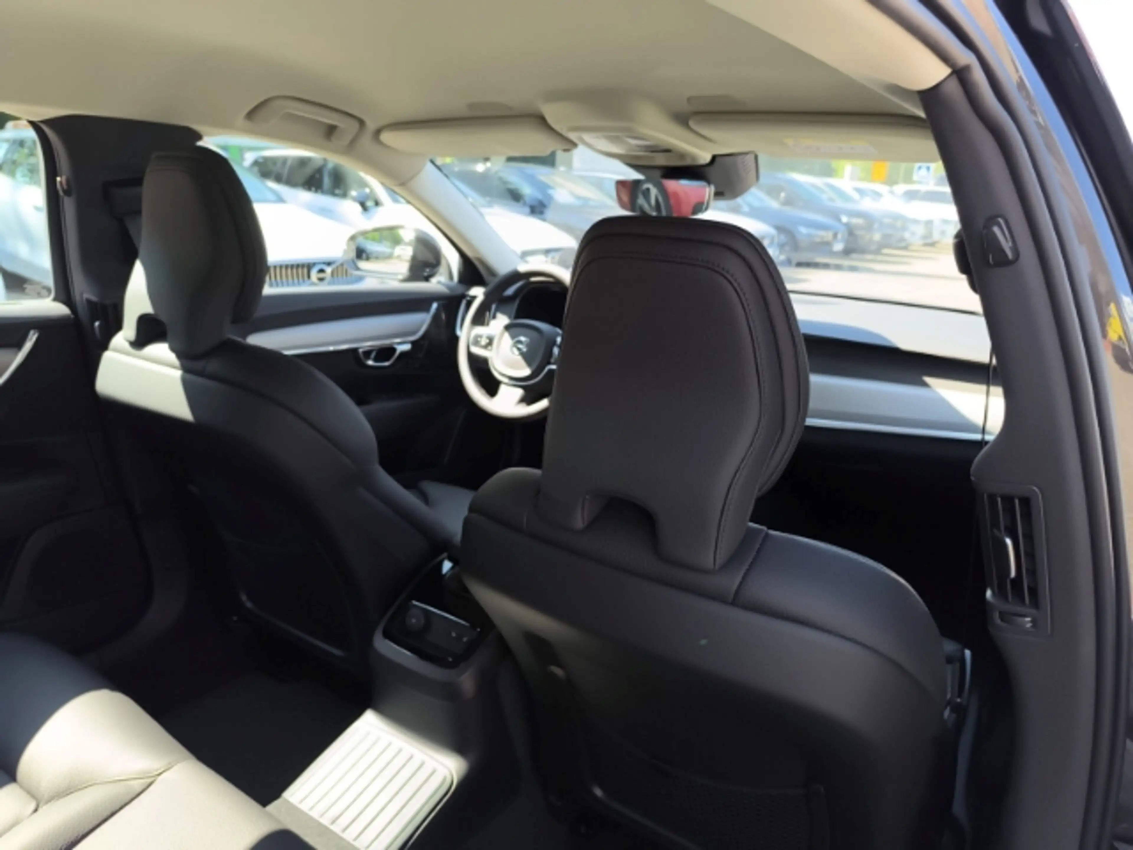 Volvo V90 Plus Bright AWD T6 19''LM AHK Leder eStandhz DAB H — photo 12