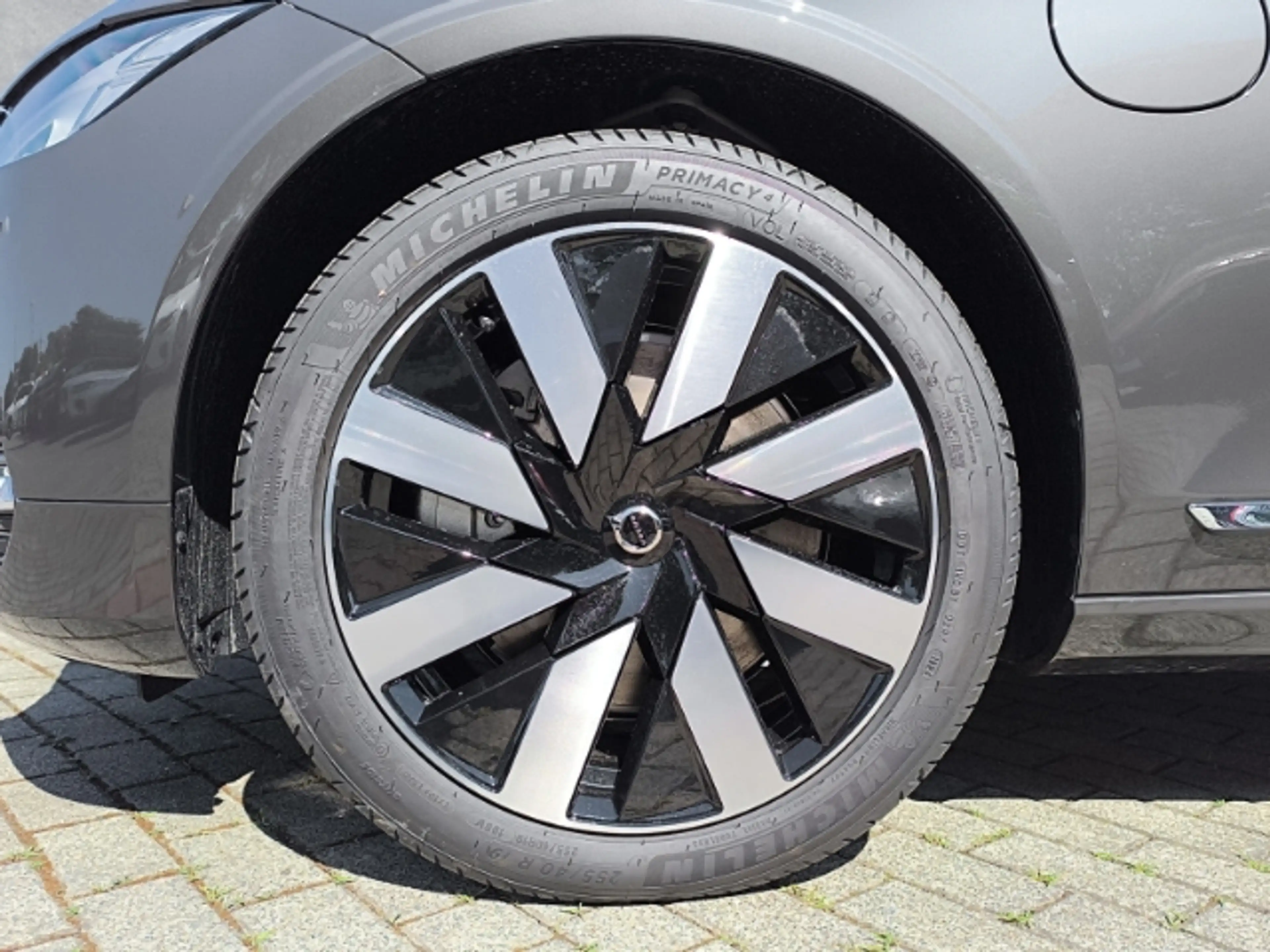 Volvo V90 Plus Bright AWD T6 19''LM AHK Leder eStandhz DAB H — photo 9