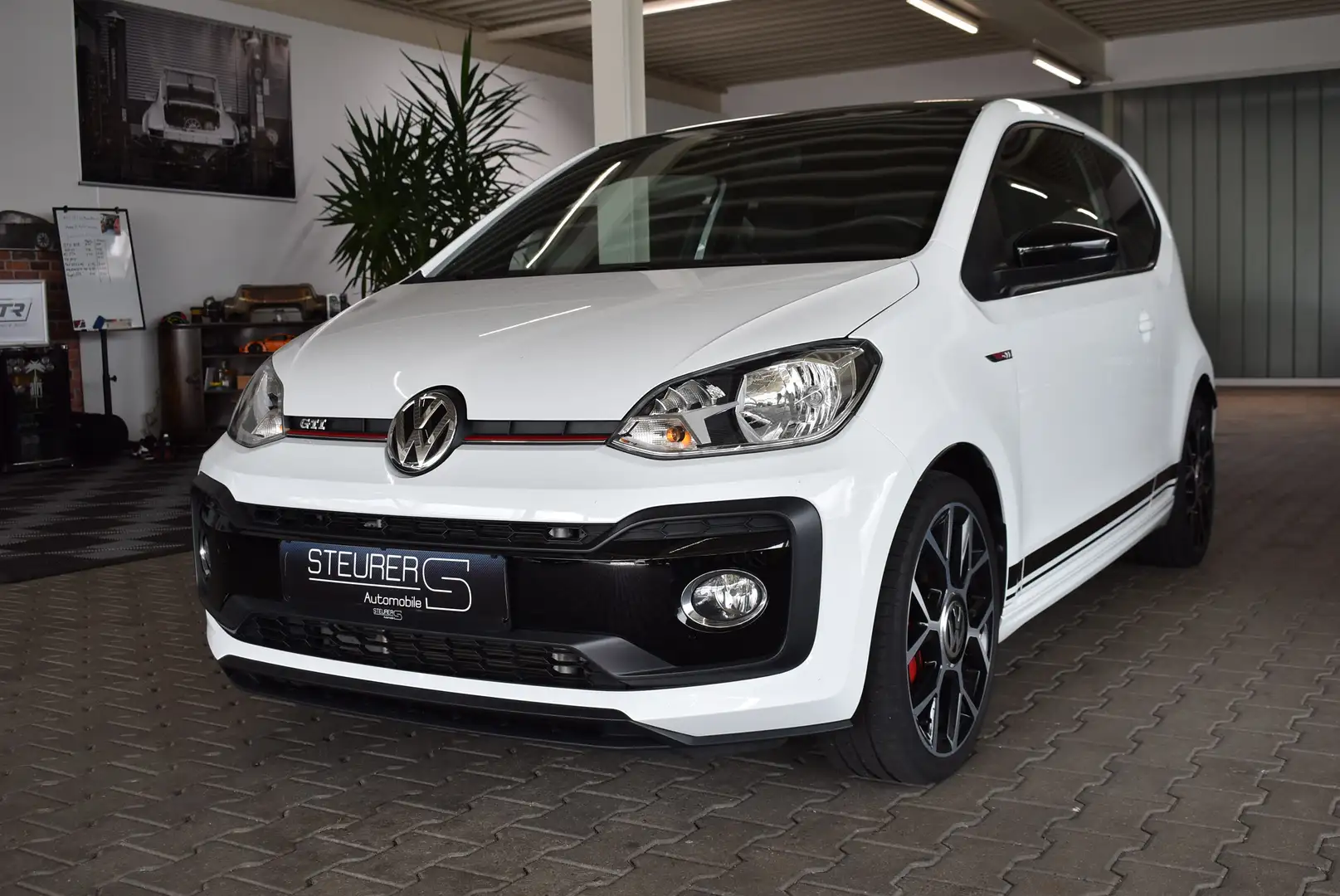 Volkswagen up! 1.0 TSI GTI Climatronic Sound Beats PDC Weiß - 1